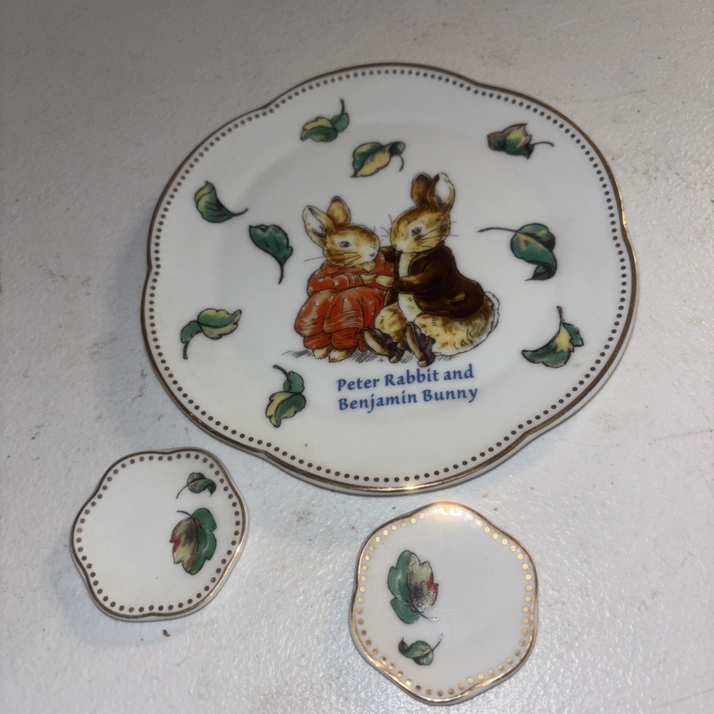 2002 The World Of Beatrice‎ Potter Plate ~ Peter Rabbit  And Benjamin Bunny